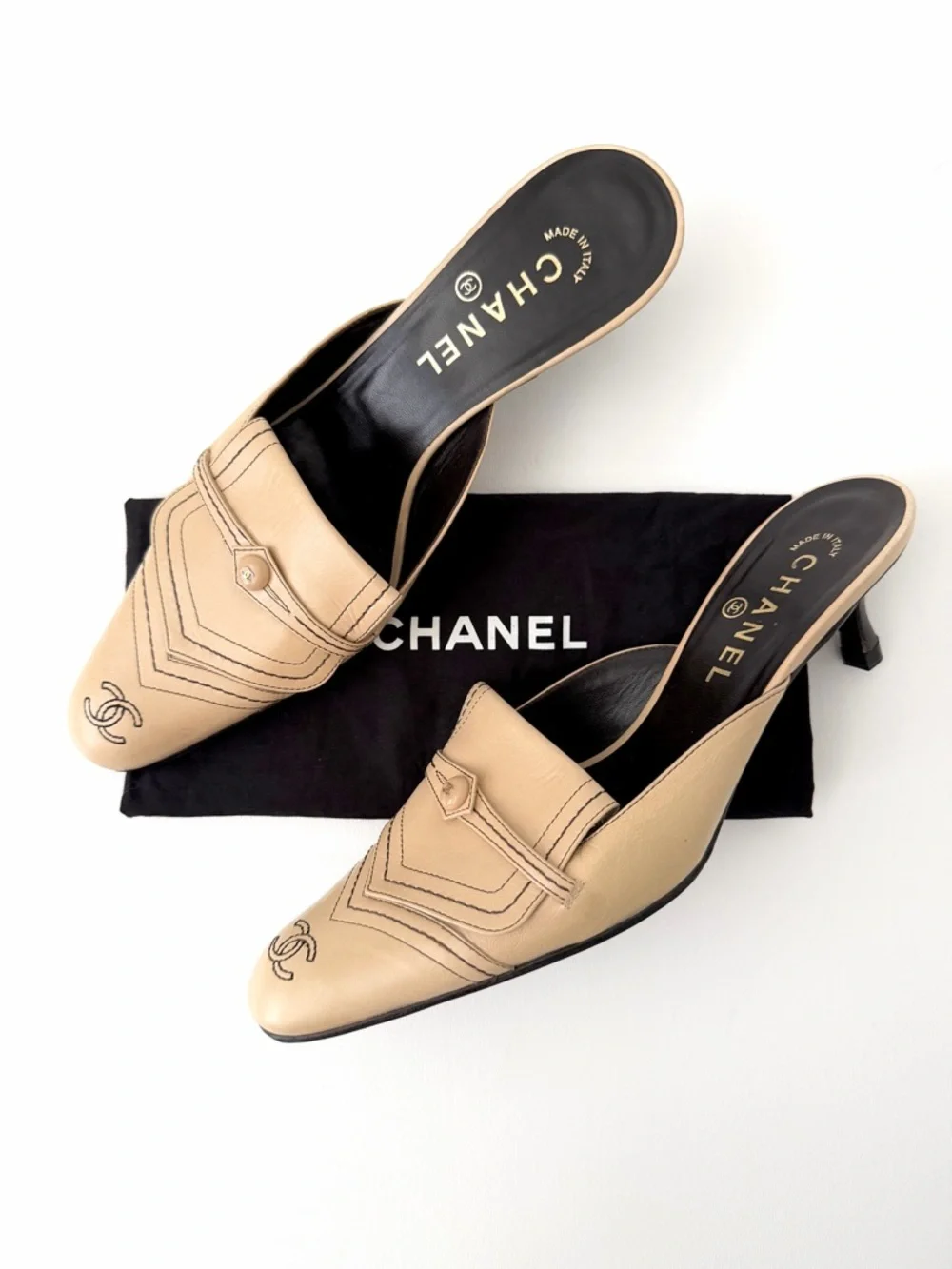 CHANEL‎ | Beige Leather CC Logo Mules Kitten Heel Slides EU 39.5 Y2K Vintage